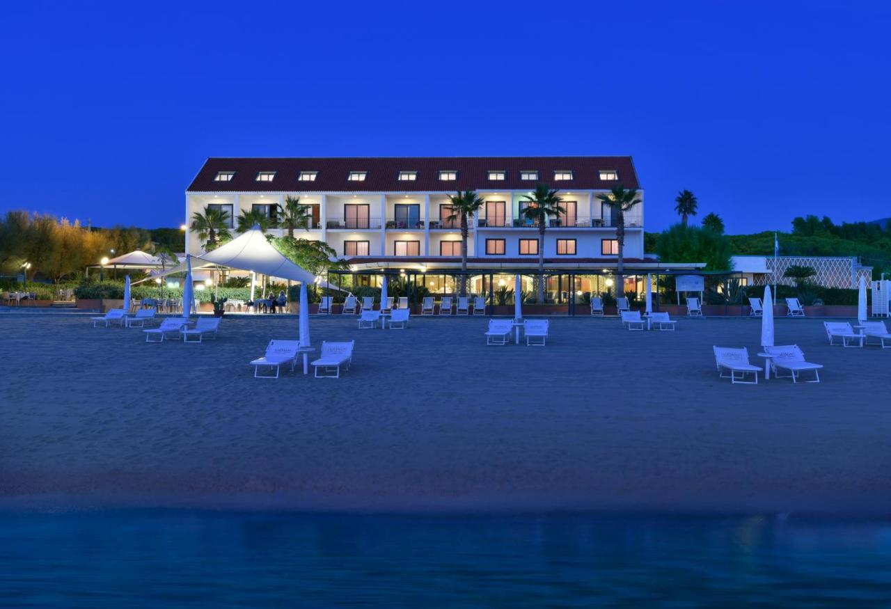 Hotel Schuhmann Paestum Exterior photo